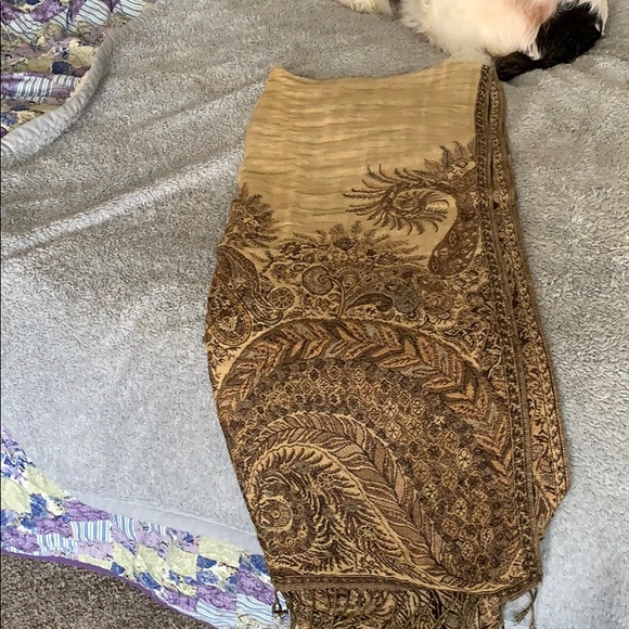 Scarf - Picture 1 of 2